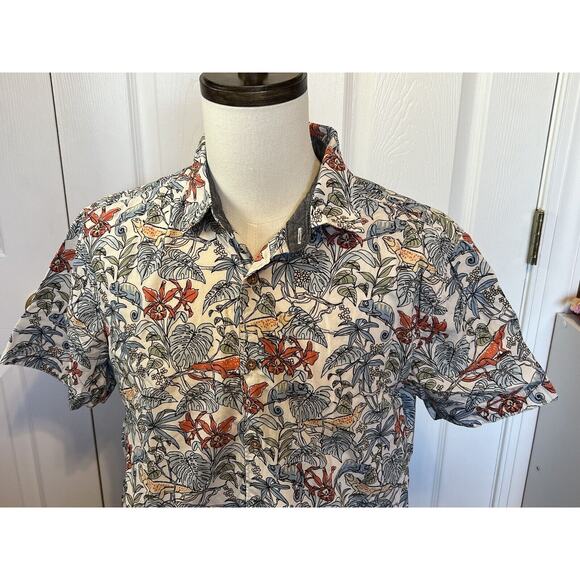 Red Camel Shirt Iguana Lizard Print Mens XL Button Down Short Sleeve - Picture 1 of 9